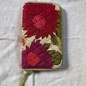 Vera Bradley "Hello Dahlia!" Retired print Wallet/Clutch